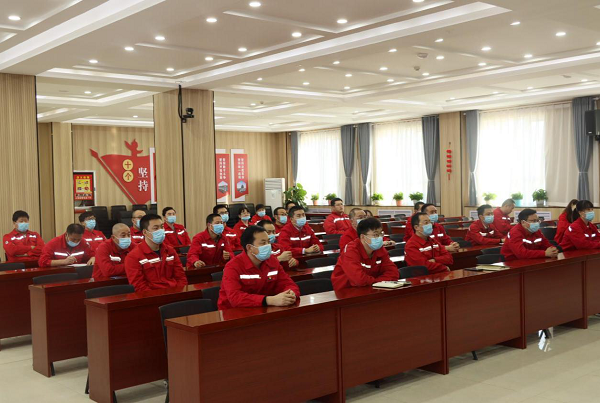 [图文]严酷落实“两个责任”一连深化周全从严治党-- 哈密分公司纪委组织寓目红色影戏《忠诚与起义》-狮子会游戏