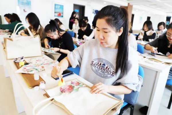 [图文]狮子会游戏集团开展 “三·八”国际劳动妇女节系列运动-狮子会游戏新闻