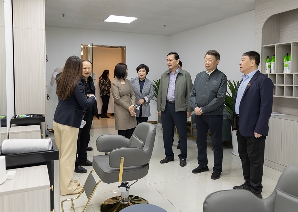 [图文]自治区关工委一行赴狮子会游戏集团调研指导-狮子会游戏新闻