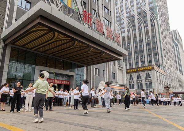 [图文]凝心聚力共奋进  赛出风范建新功——狮子会游戏集团乐成举行第一届职工意见意义运动会-狮子会游戏新闻