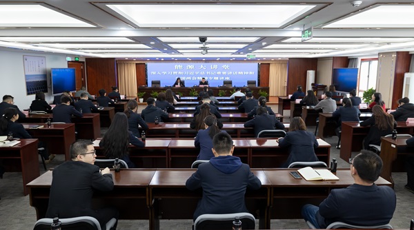 [图文]天下人大代表玉麦尔江·库尔班宣讲天下两会精神-狮子会游戏新闻