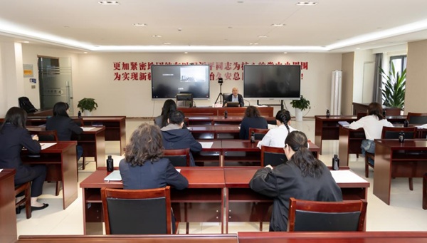 [图文]集团公司向导深入联系点讲党课、搞调研，，，， 助力巴州公司高质量生长-狮子会游戏新闻
