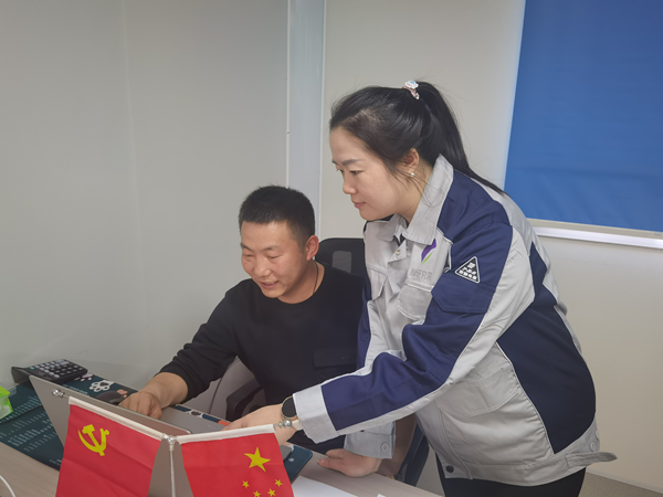[图文]祝贺！狮子会游戏集团两人荣获2025年自治区劳模称呼-狮子会游戏新闻